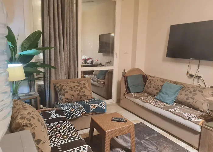 Dağ evi غرفتين ارضى بجنينه صف اول بحر و بسين بقرية كورنادو مارينا السخنه للعائلات فقط او جروب بنات *