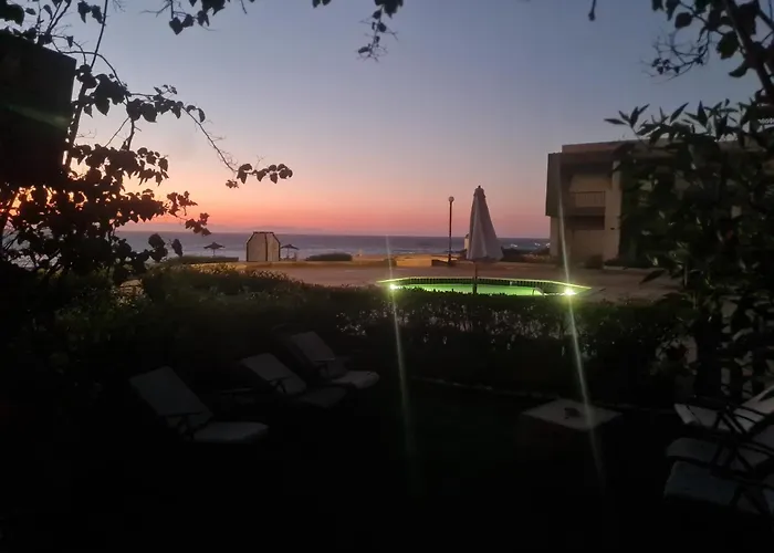 Dağ evi غرفتين ارضى بجنينه صف اول بحر و بسين بقرية كورنادو مارينا السخنه للعائلات فقط او جروب بنات Ain Sukhna