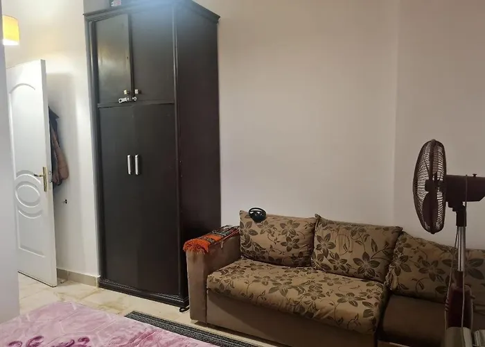 غرفتين ارضى بجنينه صف اول بحر و بسين بقرية كورنادو مارينا السخنه للعائلات فقط او جروب بنات Ain Sukhna