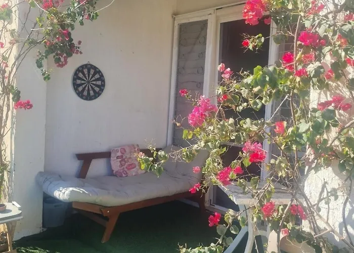 Dağ evi غرفتين ارضى بجنينه صف اول بحر و بسين بقرية كورنادو مارينا السخنه للعائلات فقط او جروب بنات