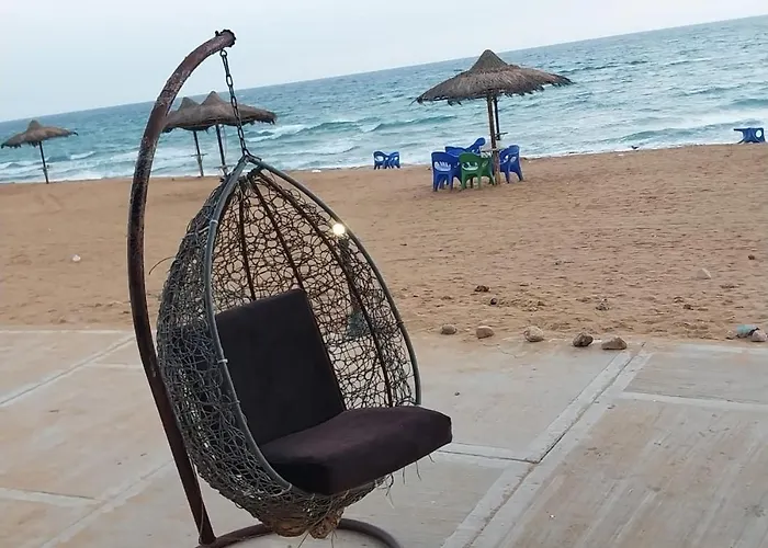 Dağ evi غرفتين ارضى بجنينه صف اول بحر و بسين بقرية كورنادو مارينا السخنه للعائلات فقط او جروب بنات
